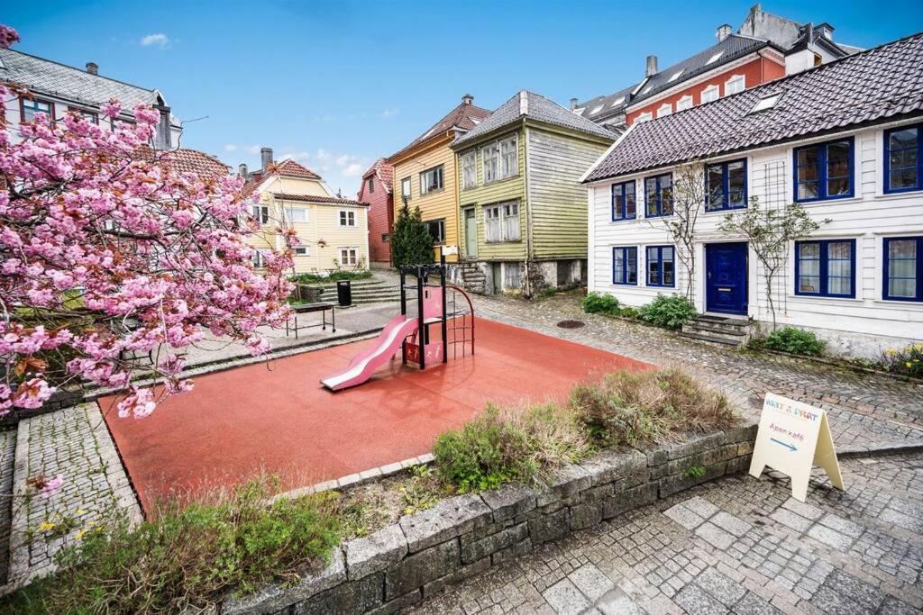 Dinbnb Homes I 4-Bedroom Historical House In Romantic Surroundings Bergen Exterior foto
