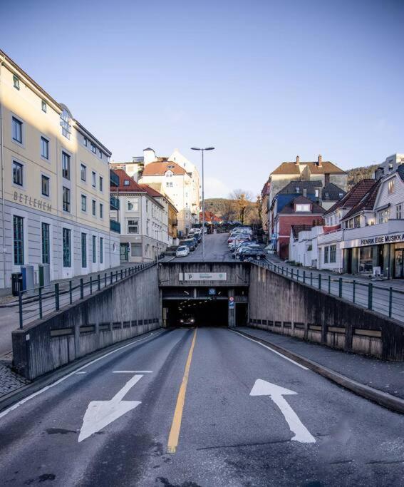 Dinbnb Homes I 4-Bedroom Historical House In Romantic Surroundings Bergen Exterior foto